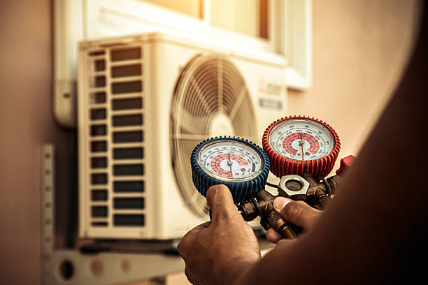 Professional Hvac technician working in Spring Hill, FL